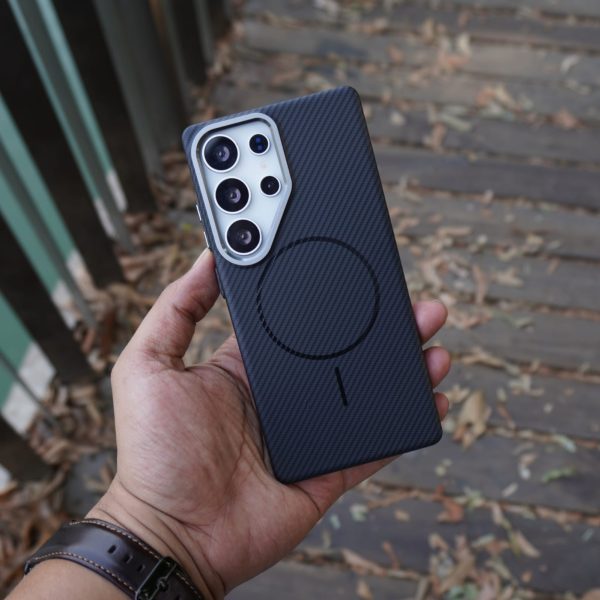 New Thin Magsafe Carbon Case With Camera Metal