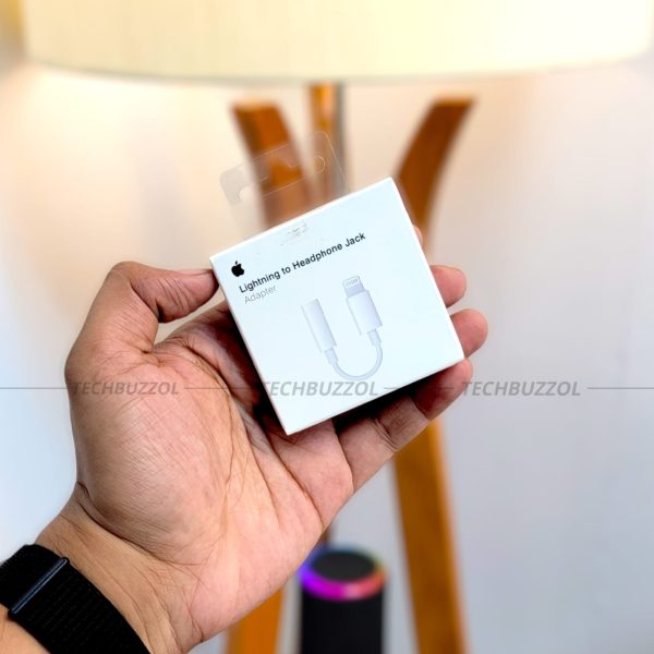 Apple Lightning to 3.5mm Headphone Jack Adapter